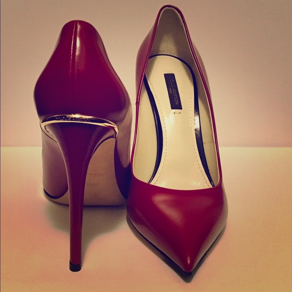 used louis vuitton red bottoms